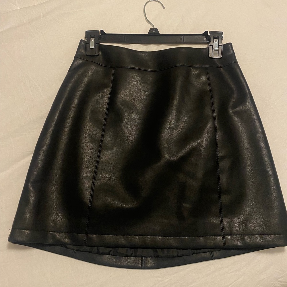 leather skirt